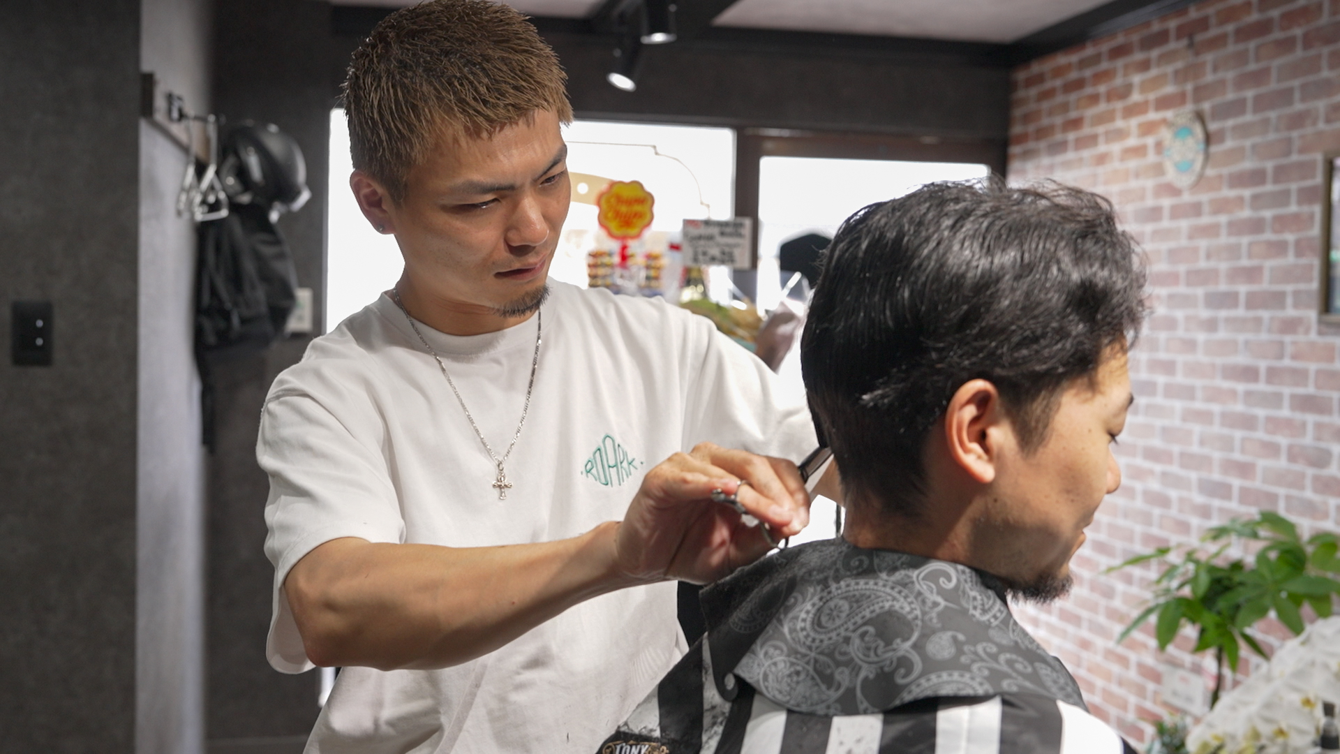 広島でこだわる男性のためのバーバー